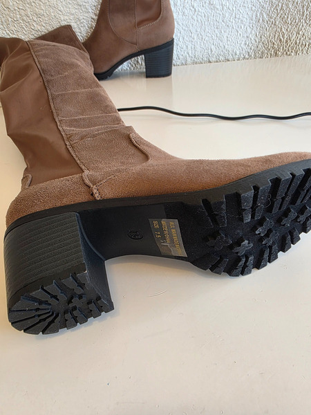 Há stígvél í taupe lit - 2