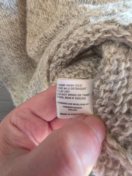 Farmers Market (Iceland). Lightweight wool sweater - 5