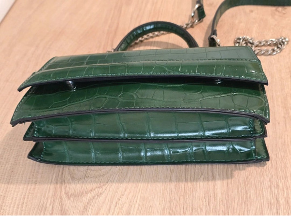 Zielona torebka Stradivarius z imitacji krokodylej skóry - 5
