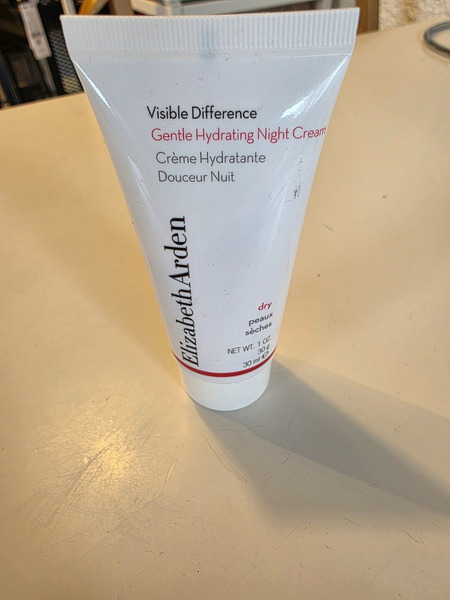 Elizabeth Arden Visible Difference mild rakagefandi næturkrem 30 ml