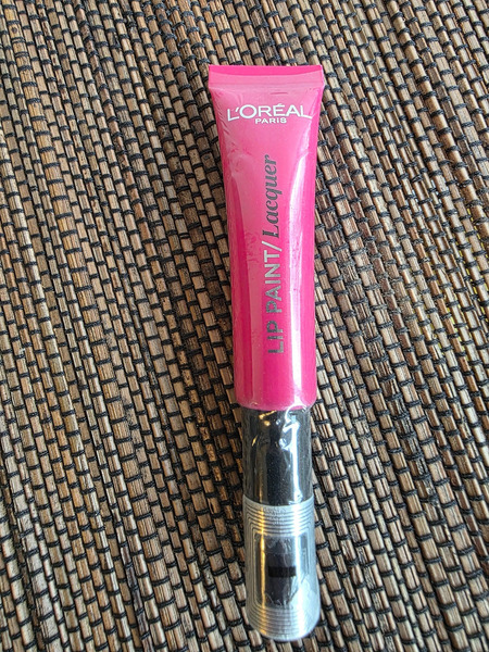 Глянцевая жидкая помада L’Oréal Lip Paint Lacquer, оттенок 103 Fuchsia Wars
