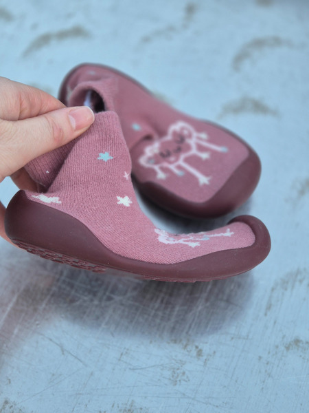 Sandals, crocs, socks - 6