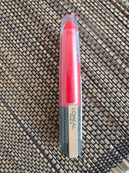 Матовая помада L’Oréal Paris Rouge Signature Matte