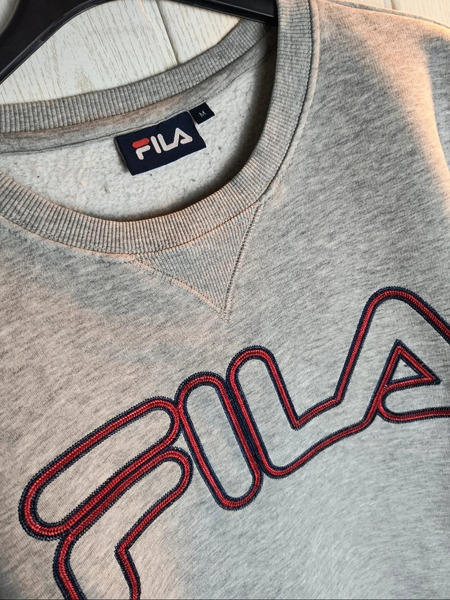 Grá vintage retro 00s herrapeysa frá Fila – stærð M - 3