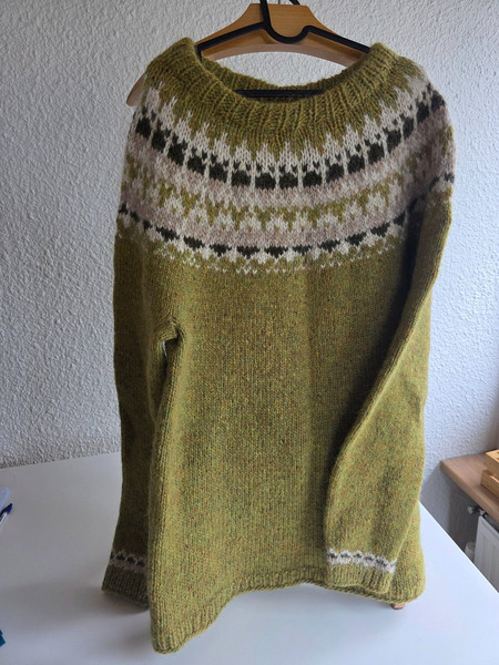 New beautiful lopapeysa XL – Icelandic wool sweater