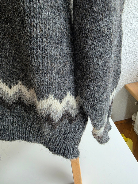 Lopapeysa Varma of Iceland M/L new - 2