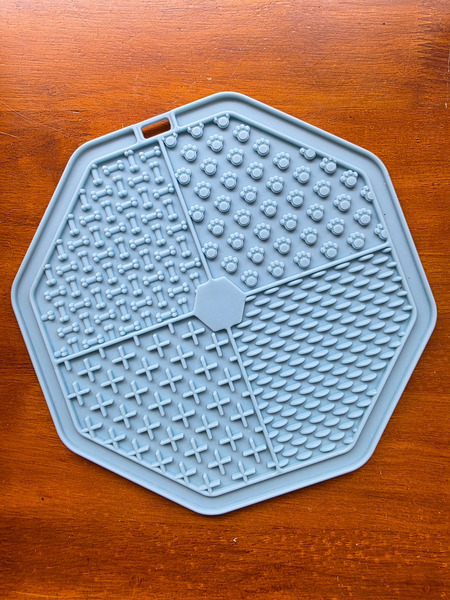 Silicone Dog Lick Mat for Dogs – 20 cm - 2
