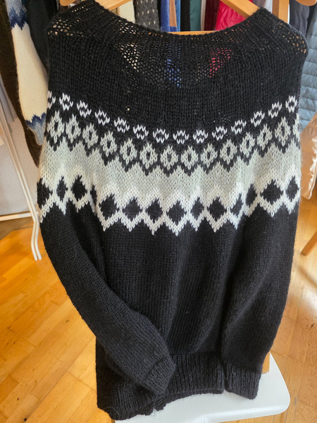 Black Nordic Style Cardigan with Icelandic Pattern - 5