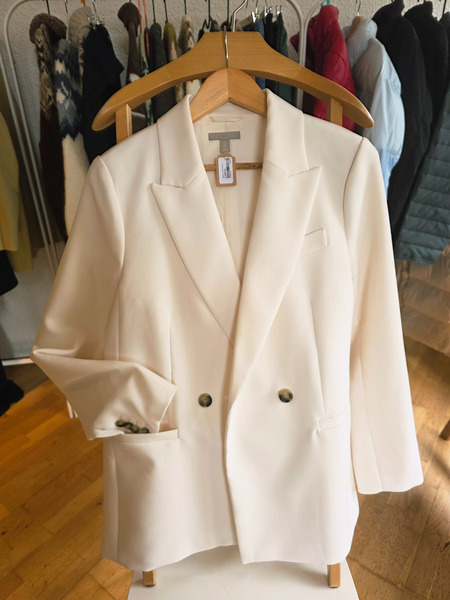 Elegant oversized blazer in cream/ivory color