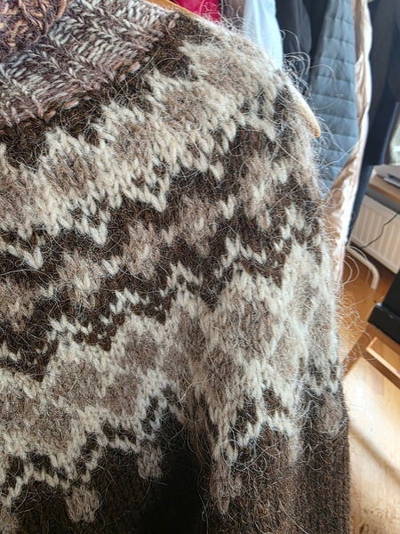 Authentic handmade lopapeysa in beautiful brown - 2