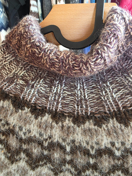 Authentic handmade lopapeysa in beautiful brown - 6