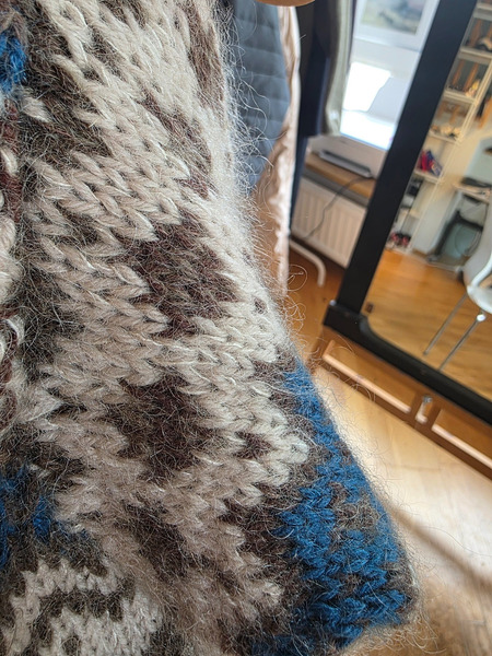 Beautiful vintage Scandinavian-style sweater - 5
