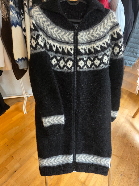 Beautiful long Icelandic wool cardigan