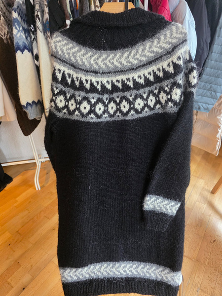 Beautiful long Icelandic wool cardigan - 4