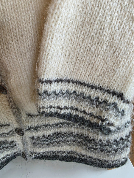 Traditional Icelandic lopapeysa cardigan - 3