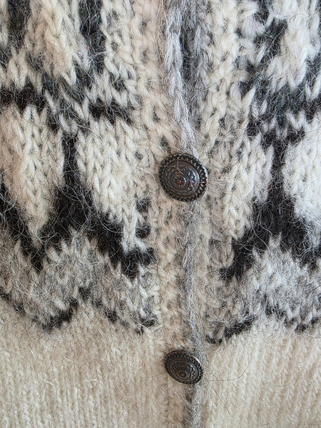Traditional Icelandic lopapeysa cardigan - 6