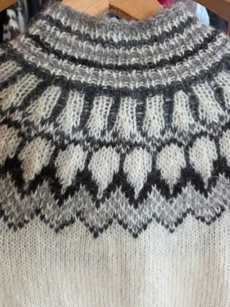 Traditional Icelandic lopapeysa cardigan - 8