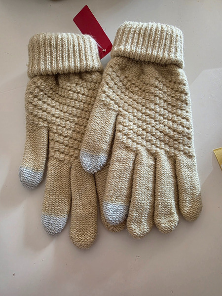 Beige gloves for all sizes
