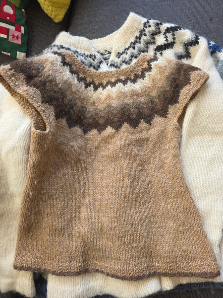 Handmade Icelandic wool vest M