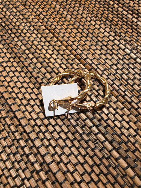 Twisted gold hoop earrings - 3
