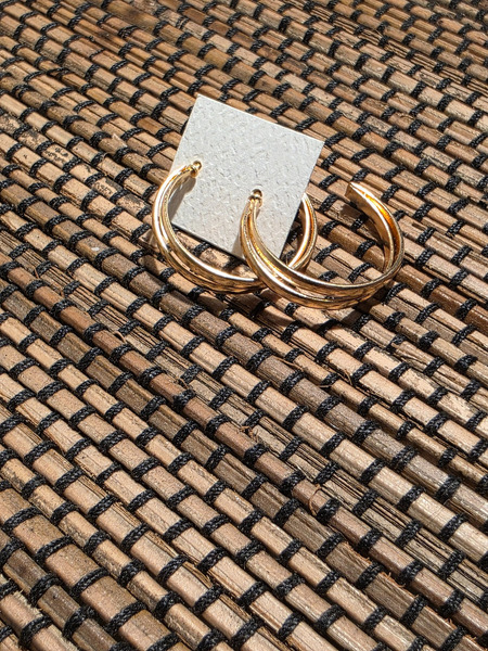Minimal gold hoop earrings - 2