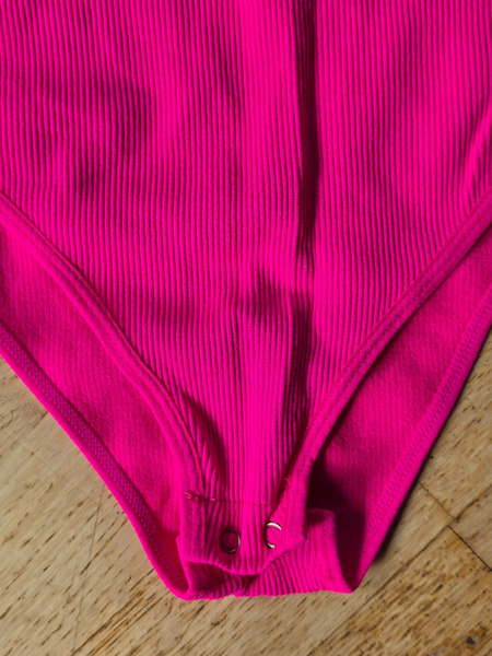 Bright pink ribbed bodysuit S/M - 2