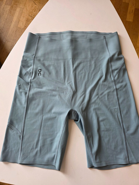ON Running hjóla-/íþróttastuttbuxur með háu mitti