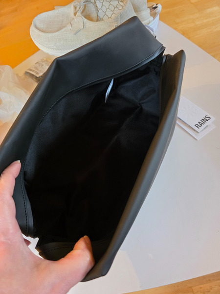 Nýr svartur RAINS Wash Bag Large – vatnsheld minimalísk ferðataska/snyrtitaska - 4