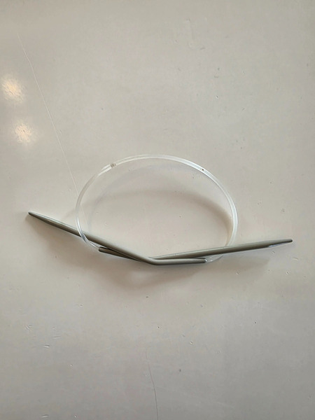 Bent Circular Knitting Needles for Easy Grip