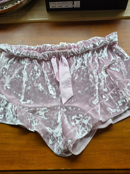 Victoria’s Secret Pink Velvet Lounge Shorts M