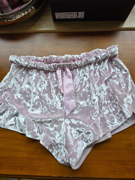 Victoria’s Secret Pink Velvet Lounge Shorts M - 2
