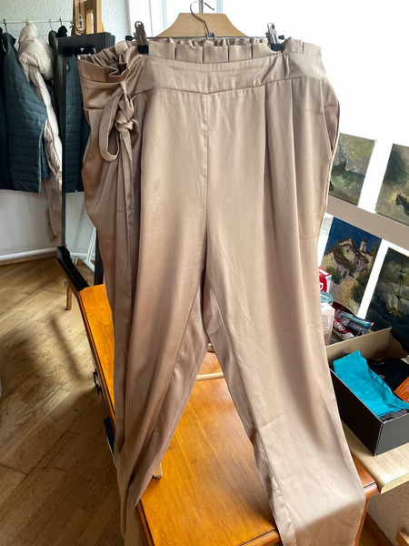 Elegant Satin Trousers with Tie Belt XL - 4