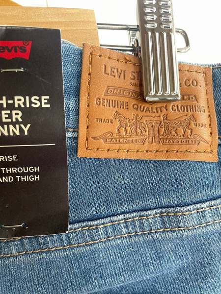 Levi's 720 High-Rise Super Skinny Jeans W30 - 4