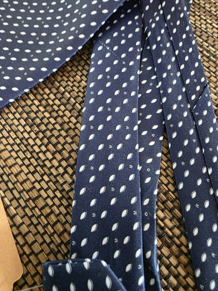 Elegant Navy Blue Patterned Tie – Classic Business Style - 2