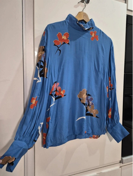 H&M Blue Floral Viscose Blouse