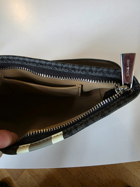 Michael Kors mittistaska fyrir síma - 2