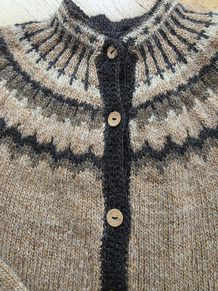 Icelandic Hand-Knitted Lopapeysa Cardigan – Size M/L - 4