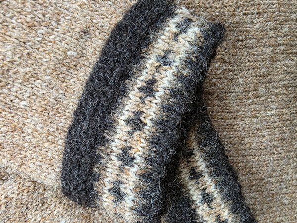 Icelandic Hand-Knitted Lopapeysa Cardigan – Size M/L - 9