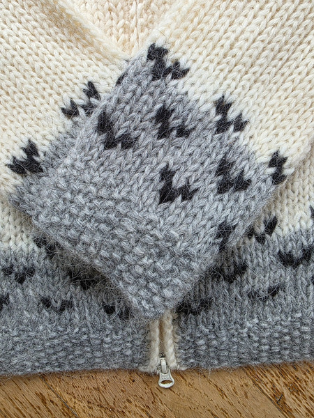 Álafoss Icelandic Wool Lopapeysa XS/S – New Without Tags - 3