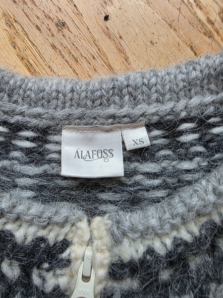 Álafoss Icelandic Wool Lopapeysa XS/S – New Without Tags - 5