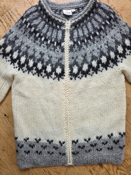 Álafoss Icelandic Wool Lopapeysa XS/S – New Without Tags - 6