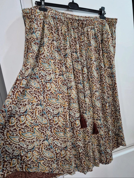 FatFace viskósupils með paisley mynstri – EU 50