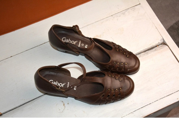 Gabor Leather T-Bar Mary Jane Sandals – Size 40