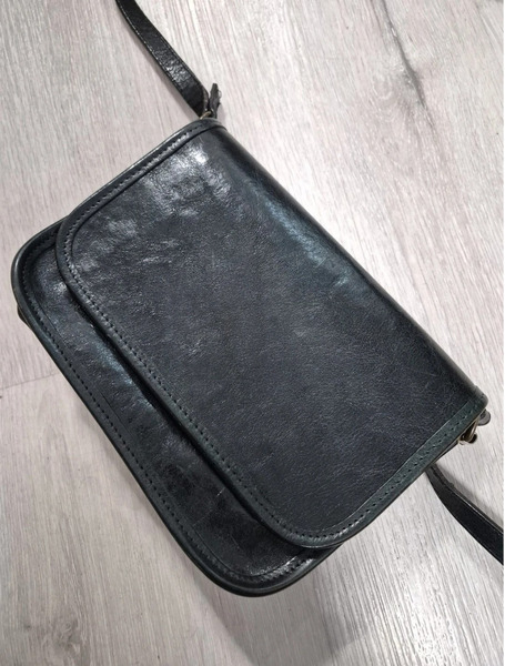 La Donna leðurtaska – klassísk crossbody taska - 2