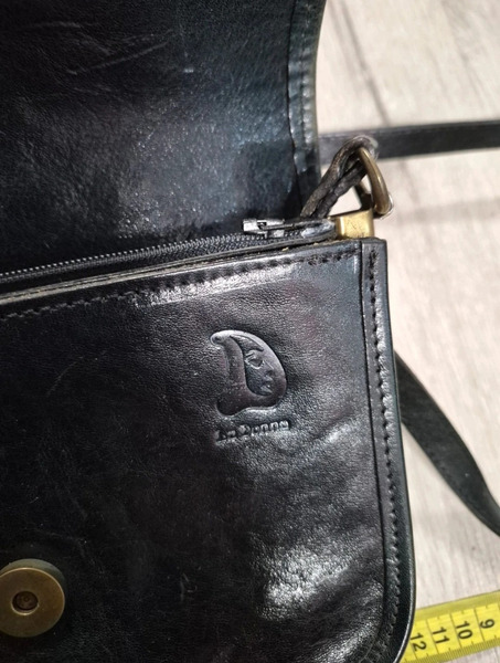 La Donna leðurtaska – klassísk crossbody taska - 7