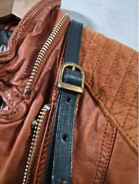 La Donna leðurtaska – klassísk crossbody taska - 10