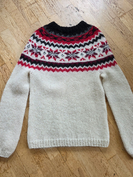 Ný lopapeysa úr ekta íslenskri lopi - 3